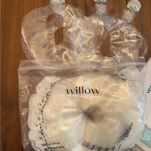 • Willow 3.0 • 3rd generation portable pump 24mm reusable containers and 52 bags - Picture 4 of 13